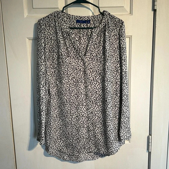 Apt. 9 Button Down Leopard Top Medium - Picture 1 of 4